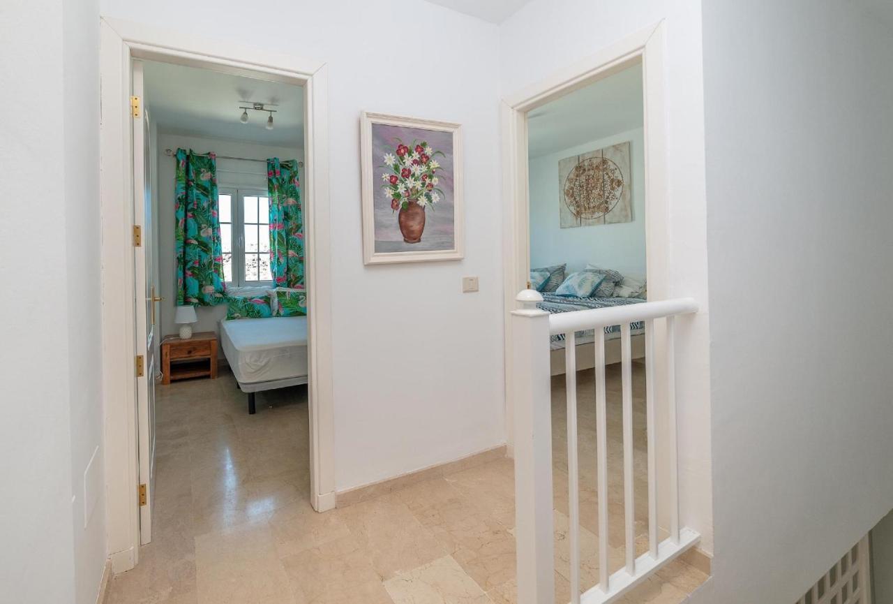 Modern Family Home Above Swimming Pool Puerto Rico  Buitenkant foto