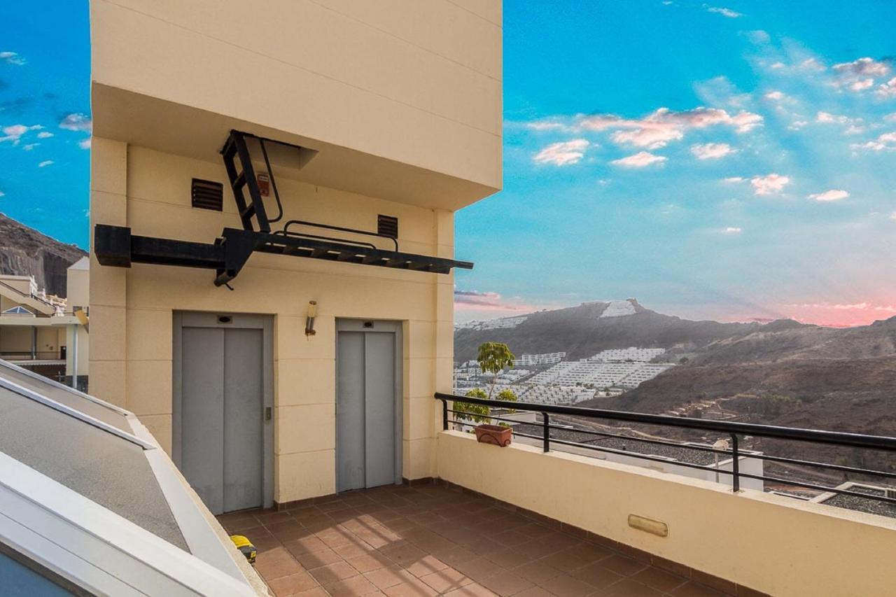 Modern Family Home Above Swimming Pool Puerto Rico  Buitenkant foto
